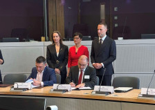 Николовски од Брисел: Македонија чекор поблиску до ЕУ – потпишан Mеморандум за електронска размена на податоци со Бугарија