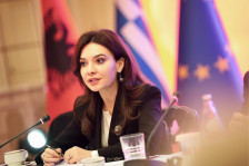 Муцунски денеска ќе биде домаќин на албанската министерка за надворешни работи, Елиса Спиропали