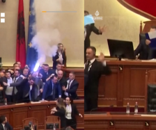 Пратениците се тепаа со обезбедувањето: Хаос во албанскиот парламент