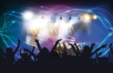 Рација во Тетово: Шест малолетници фатени како пијат алкохол во кафеана, управителите ќе одговараат кривично