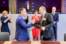 Николовски од Брисел: Потпишан Меморандум со Бугарија за побрз проток на стоки на границите