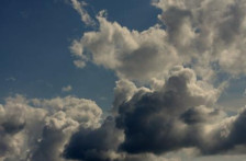 Сонце, облаци и магла: Денеска до 13 степени, од вторник доаѓа промена