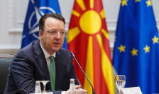 Николоски: Посветени сме на изнаоѓање трајно решение за македонските превозници