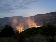Десет пожари за десет дена во Крива Паланка – пожарникарите едвај ги спасиле викендиците
