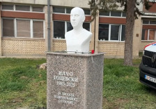 ФОТО: Илчо од Кочани доби биста – Херојот што ќе остане запаметен