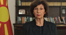 Претседателката Сиљановска-Давкова: Нема опасност за безбедноста на Македонија