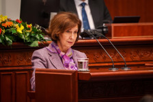 Сиљановска-Давкова повика на итни реформи за родова еднаквост