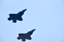 Романија итно испрати два борбени авиони Ф-16, упатено е предупредување до населението