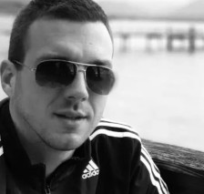 Пријателите раскажаа низ каква голгота поминал Никола – Зад себе остави син, животот му бил тежок уште од детството
