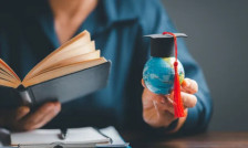 Дигитализација и европски стандарди: Усвоена образовната стратегија до 2032