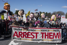 Европа и САД се обединија: Нов бран протести против Трамп