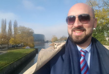 Собранието денес бира обвинител, но вистинскиот избор е довербата