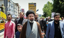 Моџтаба Хамнеи исчезна од јавноста, Техеран тоне во неизвесност