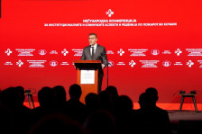 За Мицкоски Македонија е подобра од Швајцарија