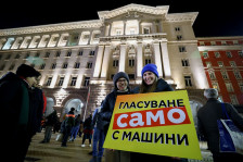 Еден од тројца Бугари одбива да гласа, големо разочарување кај соседот