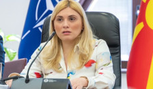 Државната секретарка на МНР со контрадикторни изјави за самоодбраната и „правото на војна“