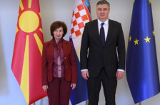 Милановиќ ни продава леб и сол од европска трпеза