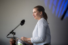 Дански избори: Фредериксен бара трет мандат под сенка на Гренланд