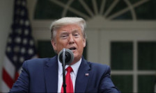 Трамп објави дека е уништен највисокиот мост во Иран