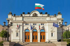Партиските лидери во Бугарија гласаа со пораки против блокадата и надеж за стабилност