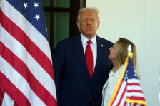 „Пукна“ љубовта, Трамп и Мелони од блиски односи до трансатлантска криза