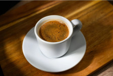 Колку кафе е „таман“ за мозокот? Новите податоци отвораат прашање што сите си го поставуваат