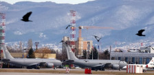 Руското гориво за американските воени авиони го одложи затворањето на Лукоил во Бугарија