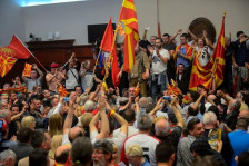 СДСМ: Мицкоски отворено ја рехабилитира насилната банда од 27 април