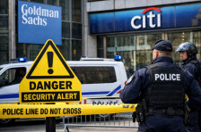Голдман Сакс и Сити привремено дозволија работа од дома по спречен бомбашки напад во Париз
