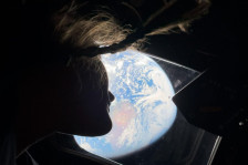 Порака од Артемис 2 на пат кон дома: Земјата е оаза среде ова што го нарекуваме универзум