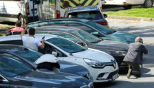 Напад во Истанбул, еден напаѓач убиен