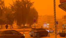 Апокалиптични сцени во Грција: Црвен облак и густа прашина го прекрија небото