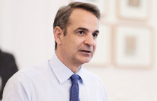 Грција од 2027 ќе забрани социјални мрежи за деца под 15 години