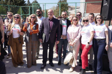 Максим како Тито, сака кога децата да пеат песнички за него