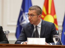 Владина реконструкција во мај или јуни