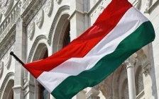 Победа што ја стресе Унгарија: Паника пред банките, пад на берзата, форинтата во подем