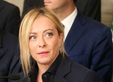 Италија на раб на енергетска криза: аеродромите ограничуваат гориво за авиони