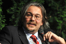 Кој е Петер Шац, мнозинскиот сопственик на ТВ Алфа?