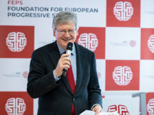 Ласло Андор: Унгарија влегува во избори што можат да ја затворат ерата на Орбан