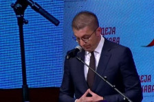 Немаме универзитет меѓу 2500 најдобри, вели Мицкоски, инаку и професор на факултет, за критиките за законот за високо образование