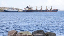 Зеленски за новото олеснувањето на санкциите на САД за руската нафта: Секој долар за руска нафта е пари за војна