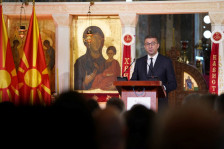 И на празник Мицкоски му диктира на обвинителството