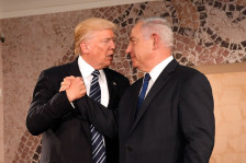 Израел чека еден потег од Трамп, Иран повторно е пред удар