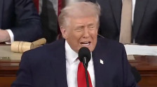 Ова е видео го објави Белата куќа: Трамп повторува еден збор еден час