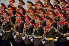 На парадата во Москва наместо тенкови, војници од Северна Кореја