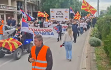 Со „Тамо далеко“ неколку стотина граѓани го поддржаа Вучиќ во Куманово