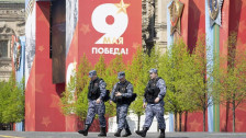 Парадата во Москва без тенкови е знак дека војната против Украина не оди според планот