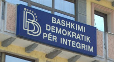 ВЛЕН стана една партија, ДУИ гледа брод што тоне со двајца капетани
