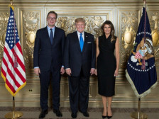 Вучиќ се додворува: Трамп е миротворец