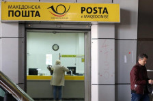 Пошта ја поскапи доставата на книги и списанија